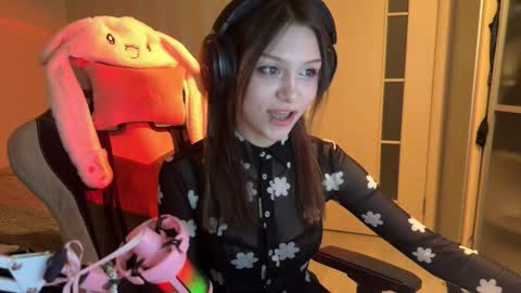 Snapshot of milamiuu chatting on January 11, 2026, 11:59 am milamiuu online show from January 11, 2026, 11:59 am