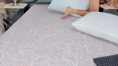 milan_lewiss online show from January 14, 2026, 12:00 pm