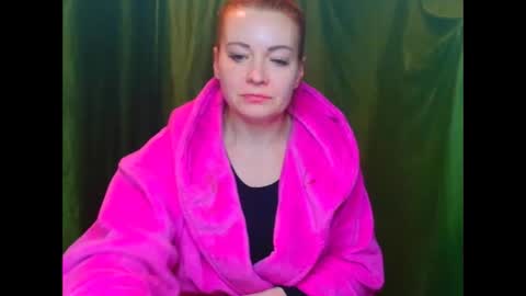 milana9732 online show from April 13, 2026, 1:38 pm