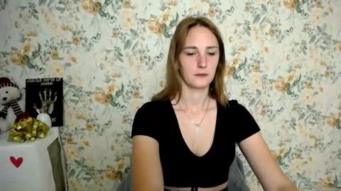 Milana online show from September 26, 2025, 5:55 am