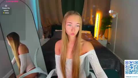 Milana online show from June 18, 2026, 1:06 am