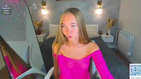 Milana online show from June 22, 2026, 3:25 am