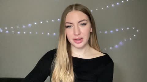 Milana online show from December 6, 2024, 1:33 pm