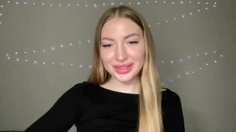 Milana online show from December 9, 2024, 6:46 pm