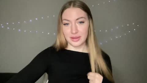 Milana online show from December 10, 2024, 6:49 pm