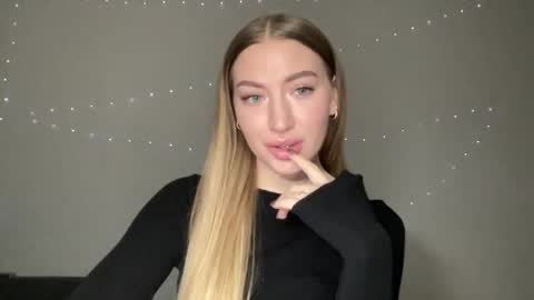 Milana online show from December 28, 2024, 11:19 am