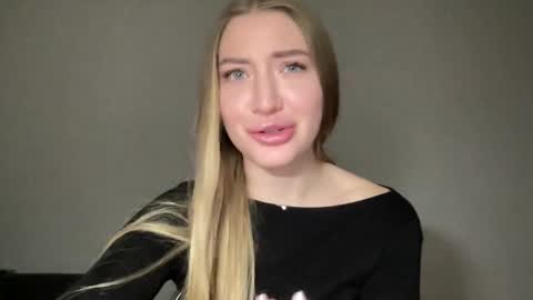 Milana online show from December 28, 2024, 7:33 pm