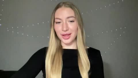 Milana online show from December 29, 2024, 7:32 pm