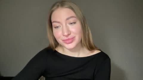 Milana online show from January 15, 2025, 6:29 pm