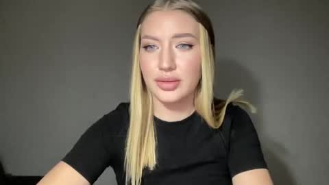 Milana online show from January 17, 2025, 2:07 pm