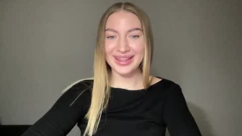 Milana online show from January 19, 2025, 2:59 pm