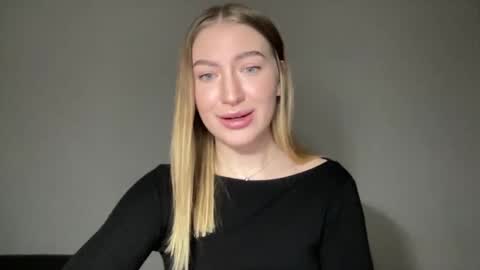 Milana online show from January 24, 2025, 1:03 pm