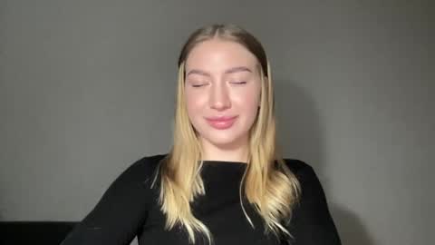 Milana online show from January 31, 2025, 1:02 pm