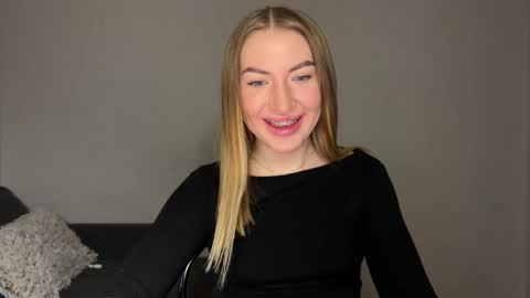 Milana online show from February 5, 2025, 10:55 pm