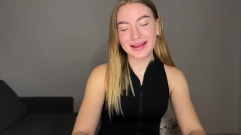 Milana online show from February 6, 2025, 9:06 pm