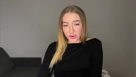 Milana online show from February 16, 2025, 6:43 pm