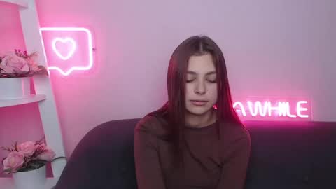 milanaangelas online show from December 9, 2024, 11:47 am