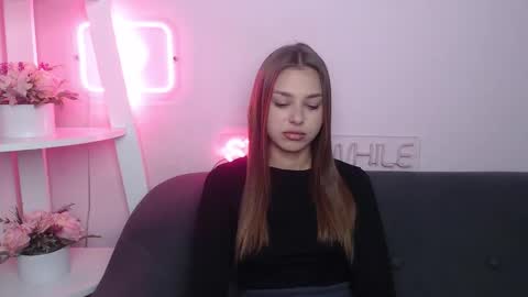 milanaangelas online show from October 4, 2025, 5:05 am