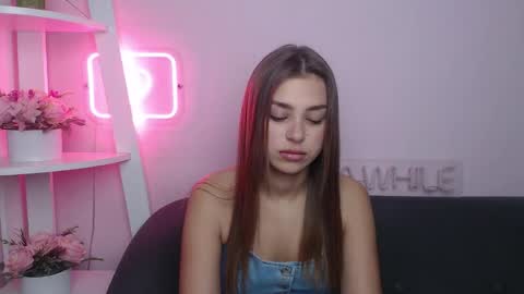 milanaangelas online show from October 13, 2025, 4:34 am