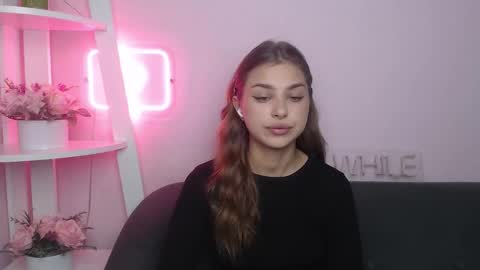 milanaangelas online show from October 25, 2025, 4:53 am