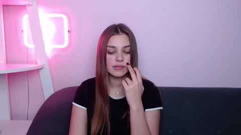 milanaangelas online show from March 16, 2026, 8:46 pm