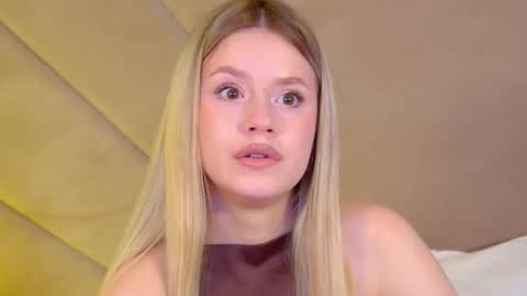 MilanaBalmain online show from January 13, 2026, 4:29 am