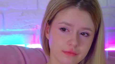 MilanaBalmain online show from March 14, 2026, 4:51 am