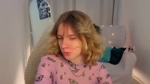 Snapshot of milanarayy chatting on June 12, 2026, 5:17 am Milaray online show from June 12, 2026, 5:17 am