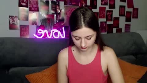 milanaroz online show from November 23, 2025, 5:57 pm