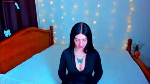 milana online show from April 12, 2026, 6:35 pm