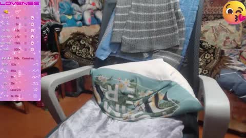 Luna-- link in bio online show from November 8, 2025, 4:07 pm