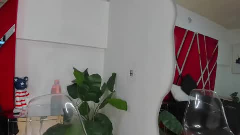 Snapshot of milanhtx2 chatting on September 8, 2025, 8:30 pm milanx2 online show from September 8, 2025, 8:30 pm