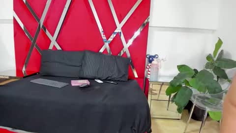 Snapshot of milanhtx2 chatting on October 23, 2025, 8:51 pm milanx2 online show from October 23, 2025, 8:51 pm