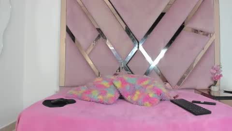 Snapshot of milanhtx2 chatting on October 25, 2025, 6:35 pm milanx2 online show from October 25, 2025, 6:35 pm