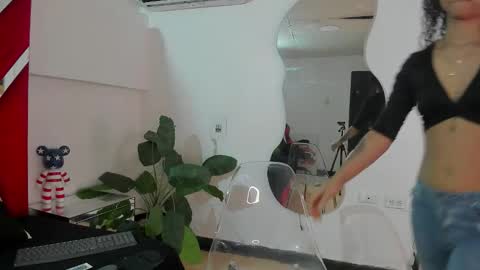 Snapshot of milanhtx2 chatting on December 5, 2025, 8:16 pm milanx2 online show from December 5, 2025, 8:16 pm