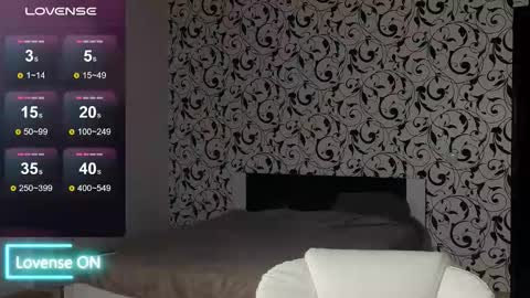 Snapshot of milania_hot_foxy chatting on November 13, 2025, 4:22 am Mila online show from November 13, 2025, 4:22 am