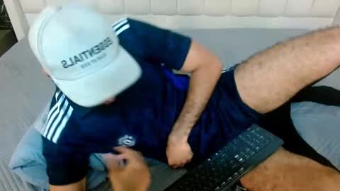 milanzaire online show from December 19, 2025, 12:39 am