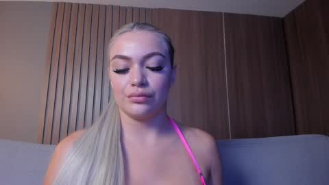 Sexy Mila  online show from January 15, 2025, 3:18 pm