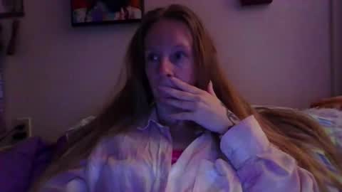 Mila online show from April 11, 2026, 12:09 pm