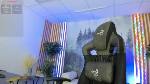 milastoyne online show from May 24, 2026, 8:41 am