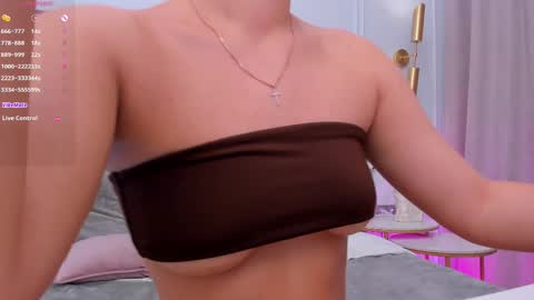 Snapshot of milavox chatting on March 6, 2025, 8:52 am Mia online show from March 6, 2025, 8:52 am