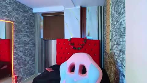 Ana online show from November 28, 2025, 9:28 pm