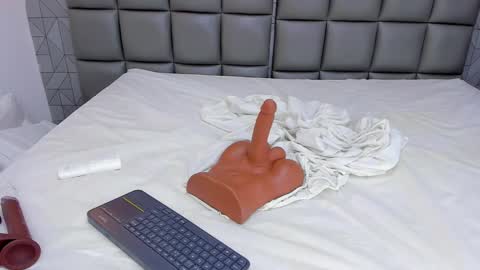 Snapshot of mile_u chatting on January 27, 2025, 9:44 am Milena online show from January 27, 2025, 9:44 am