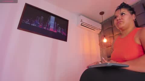 Snapshot of mile_u chatting on February 14, 2025, 3:43 am Milena online show from February 14, 2025, 3:43 am