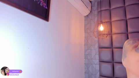 Snapshot of mile_u chatting on September 30, 2025, 3:33 am Milena online show from September 30, 2025, 3:33 am