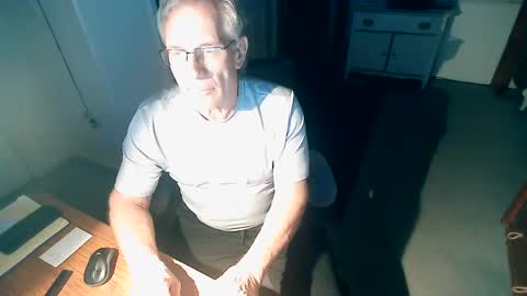 Snapshot of milehi1958 chatting on February 6, 2025, 3:06 am Milehi1958 online show from February 6, 2025, 3:06 am