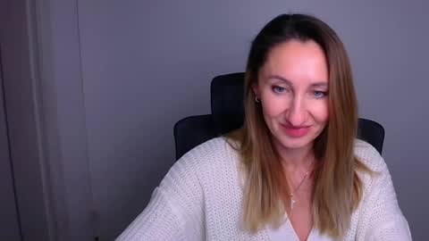 Milena online show from December 18, 2025, 12:22 pm