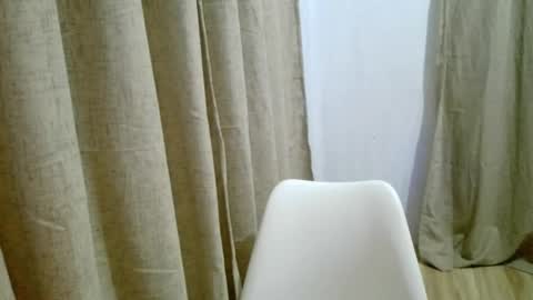 Snapshot of miletera chatting on November 16, 2025, 8:14 pm miletera online show from November 16, 2025, 8:14 pm