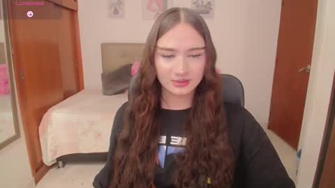 Snapshot of miley_baker chatting on November 19, 2025, 2:28 pm Miley online show from November 19, 2025, 2:28 pm