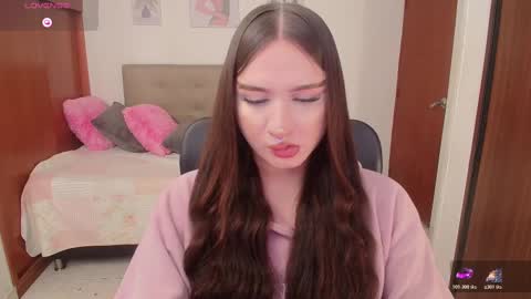 Snapshot of miley_baker chatting on November 21, 2025, 1:21 pm Miley online show from November 21, 2025, 1:21 pm